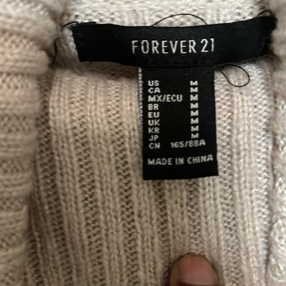Forever 21 Drop-Sleeve Crew Sweater. Size M. Gently used - Picture 5 of 5